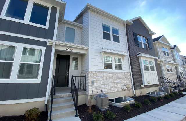 Beautiful Willow Point Townhome photos photos