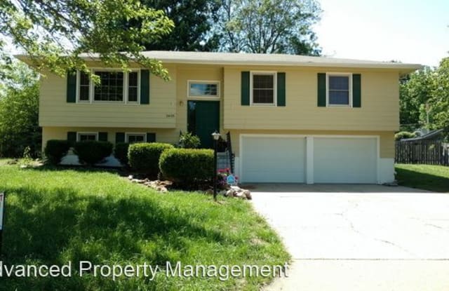 1605 Cedar Crest Dr - 1605 Cedar Crest Drive, Manhattan, KS 66503