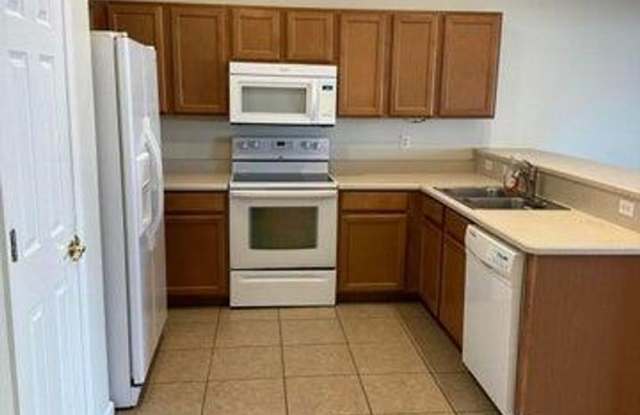 Three bedroom townhome in Lake Washington Villas Gallery 4