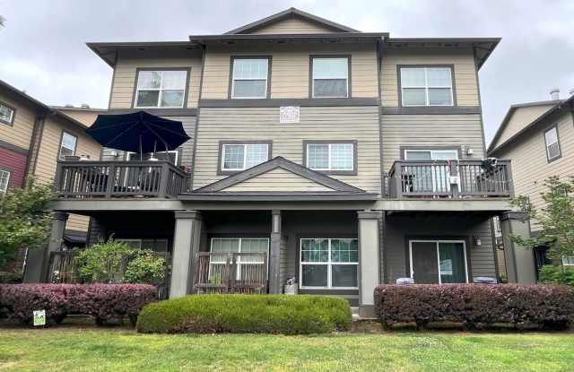 Charming 2-Bed Townhome in Sherwood with Pool Access, Garage, and Vaulted Ceilings! photos photos