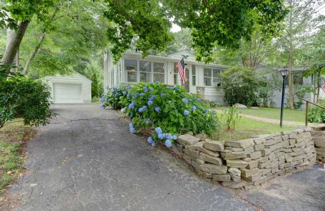 285 Deepwood Drive photos photos
