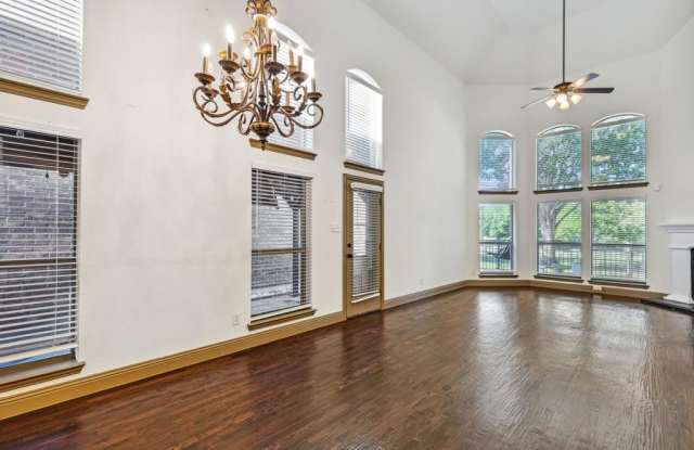 1224 Fowler Street Gallery 4
