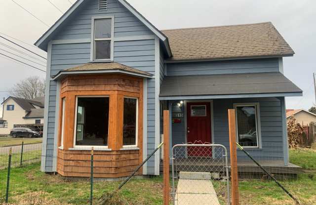 Three Bedroom House in Kelso - 515 South 4th Avenue, Kelso, WA 98626 Three Bedroom House in Kelso - 515 South 4th Avenue, Kelso, WA 98626