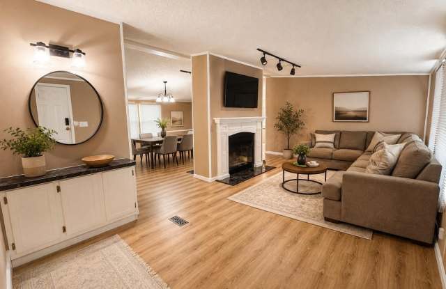 7118 TANGLEWOOD Drive Gallery 1