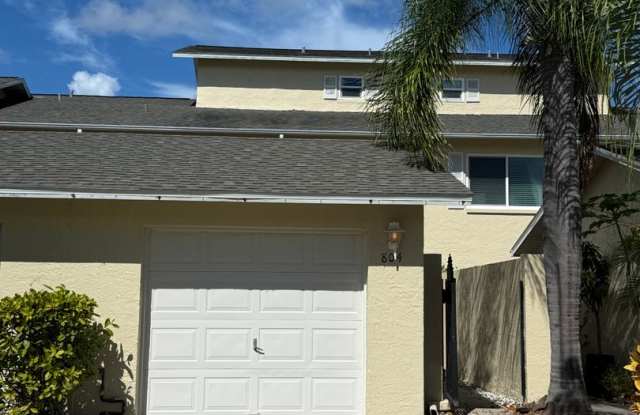 3 Story Townhome Split Plan 3/3/1 Gallery 3