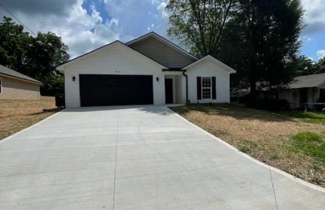 Maryville City New Construction Coming Soon Call Ed Johnson (865) 924-5045 photos photos