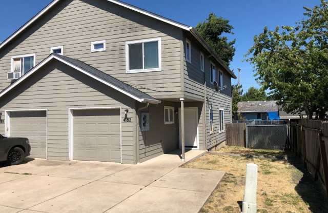 Newer 4 bed 2.5 bath duplex photos photos