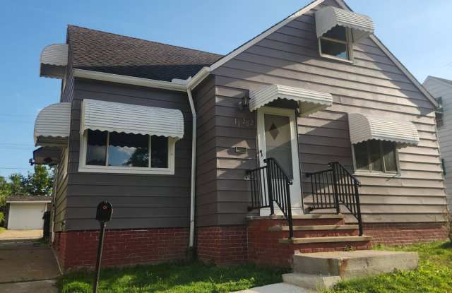 Charming 3-Bedroom Property $1500/month + $100 for Garage (optional). photos photos