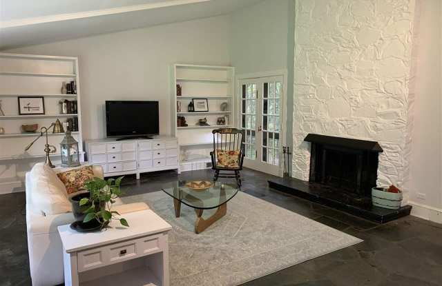 1857 WESTVIEW RD Gallery 4