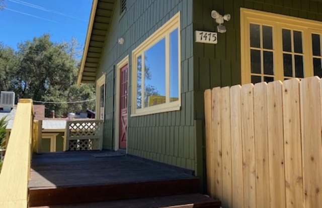 Pine Valley Country Charmer- 2 Bed 1 Bath House Gallery 4
