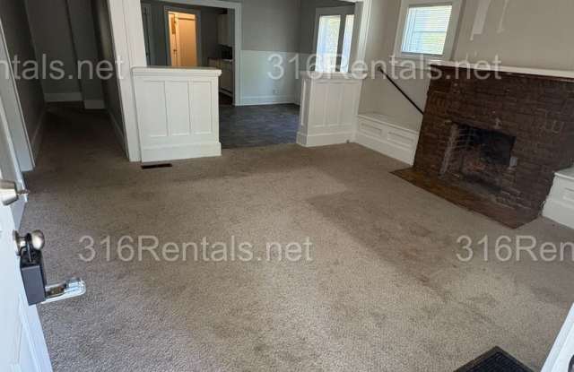 $1125 - 3 bedroom / 1 bathroom - Single Family Home Gallery 4