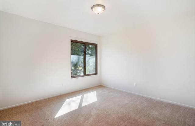 1 CAPE ANNE COURT Gallery 4
