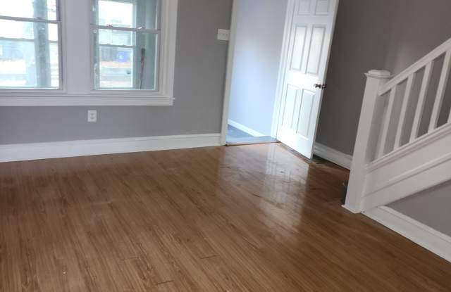 2559 South Dewey Street photos photos