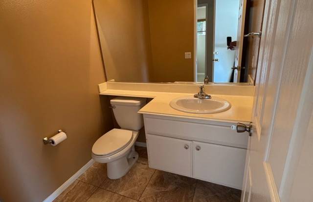 Beautiful  4 bedrooms, 2 full bathrooms Tenant Occupied. Please call to Schedule!! Gallery 3