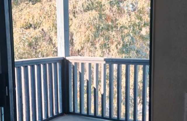 McClemont Avenue Apartments Gallery 3