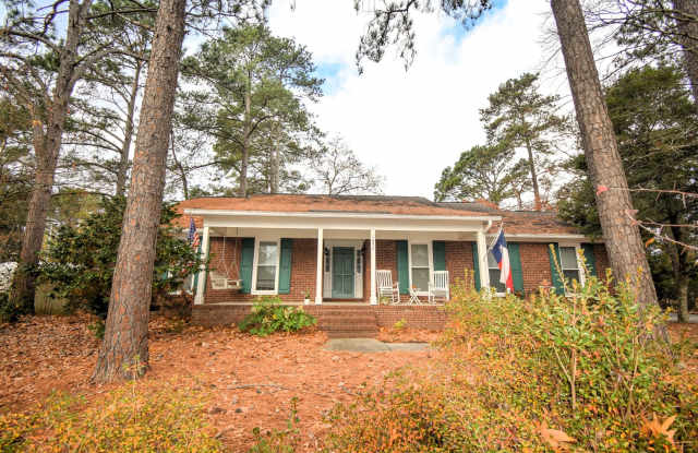 Coming Soon! 3 Bedroom 2 Bathroom - No Pets photos photos