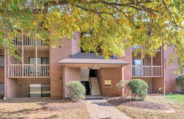 Bright & Spacious 2-Bedroom Condo in Popular Turtle Creek! photos photos