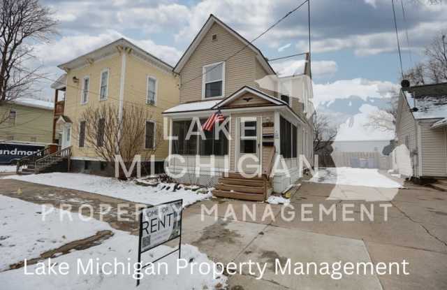 944 Muskegon Avenue NW - 944 Muskegon Avenue Northwest, Grand Rapids, MI 49504