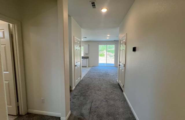 MOVE-IN SPECIAL! $1,000 OFF RENT if you move in by November 1, 2026! - RIVERSIDE - SPRING MOUNTAIN RANCH AREA - 4+3 AVAILABLE! Gallery 4