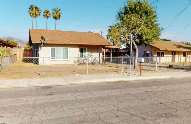 Coming Soon! Charming 2/1 Bungalow in North San Bernardino for Lease! photos photos