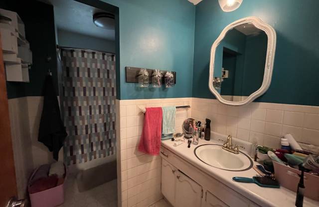 900 Willey Street - B - 900 Willey Street, Morgantown, WV 26505