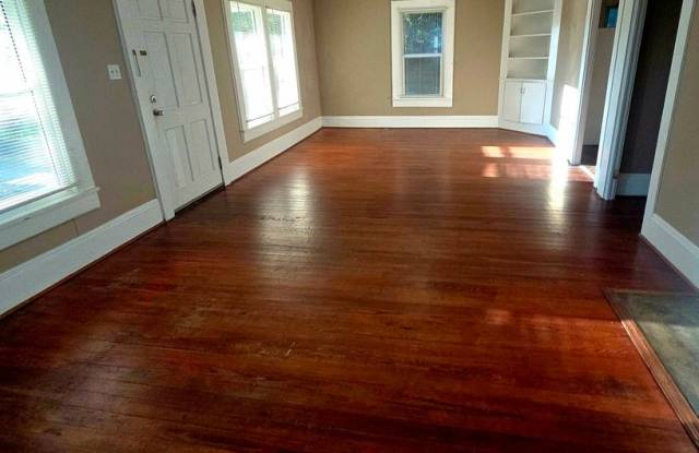 FIRST MONTH FREE! 6 month lease available! Gallery 3