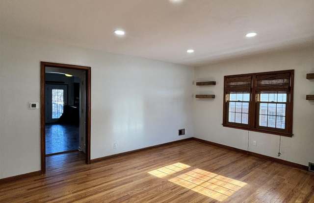 4544 Mason Street Gallery 3
