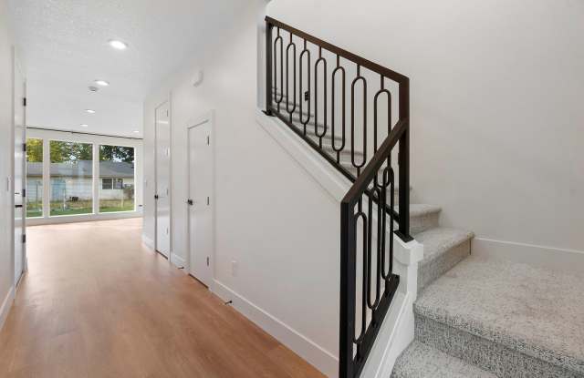 Newer Construction 3 Bedroom in a Cul-de-sac Gallery 4