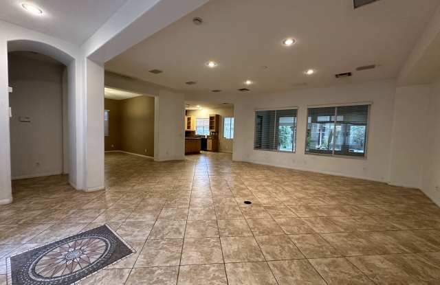 Windy Peak Court - 7185 Gallery 4