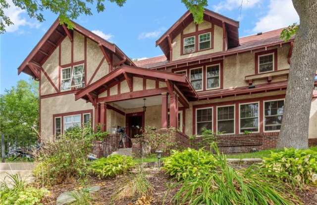 220 W 40th Street - 220 West 40th Street, Minneapolis, MN 55409