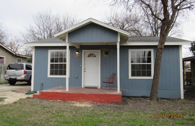 210 ROSABELL ST - 210 Rosabell, San Antonio, TX 78228