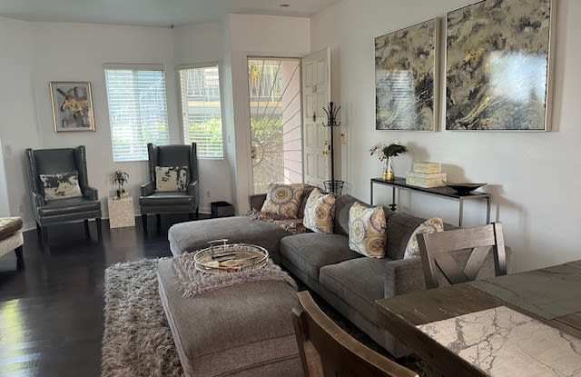 408 W Queen St photos photos