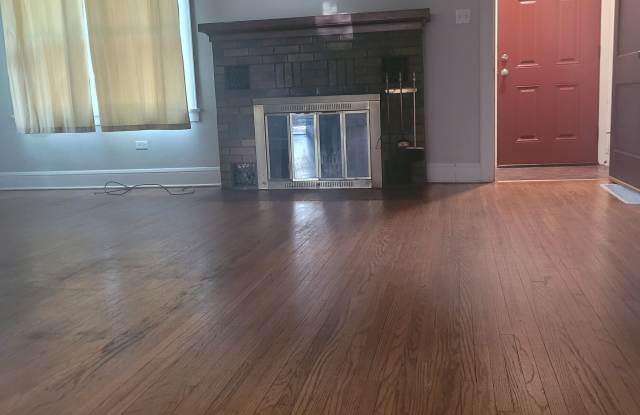716 9th Ave. S. Gallery 2