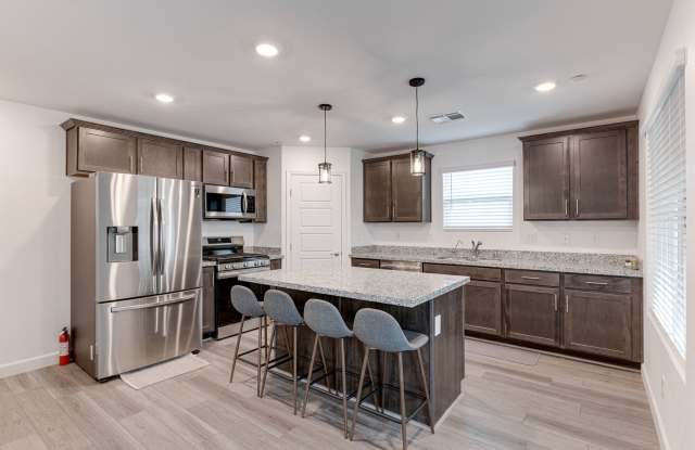 3BR/2.5BA Furnished Home with Loft photos photos