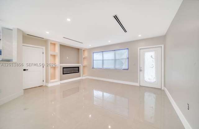 15730 SW 87th Ct Gallery 3