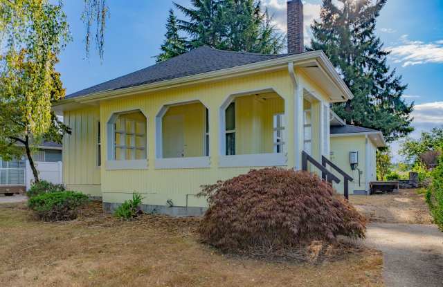 Updated 3-Bed Retreat on a Quiet Street – Minutes from Southcenter  Seattle photos photos