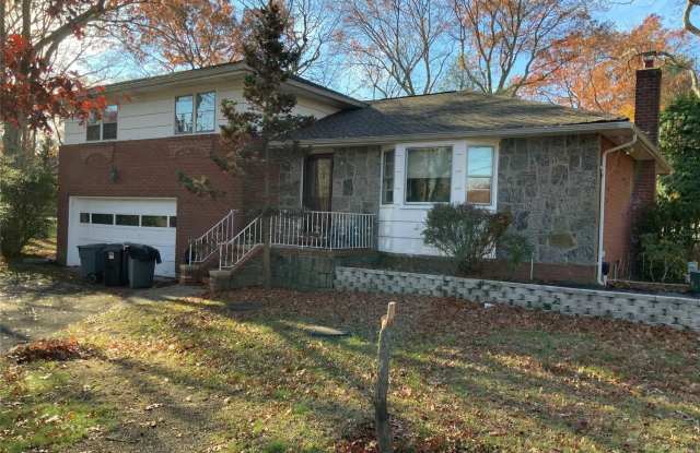 20 Gildare Drive - 20 Gildare Drive, East Northport, NY 11731