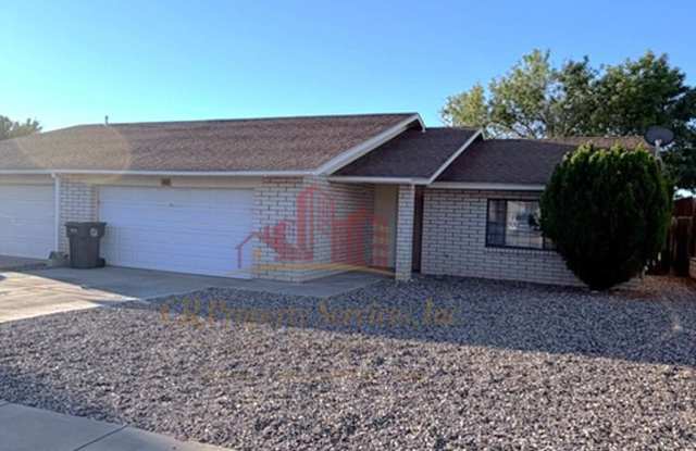 Amazing 2 Bedroom / 2 Bathroom Duplex in Centennial Park - Canyon Shadows Gallery 1