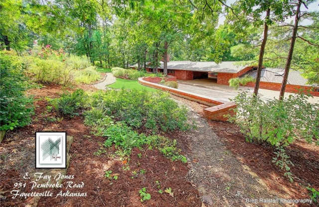 951 N Pembroke Road photos photos