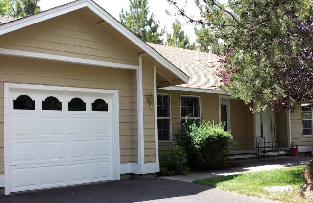 1085 Ne Purcell Blvd photos photos