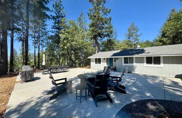 Beautiful Home Available in Pollock Pines! photos photos