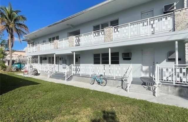 7600 Dickens Ave photos photos