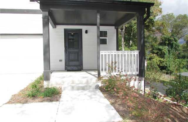 2367 Summit Avenue NW Gallery 4