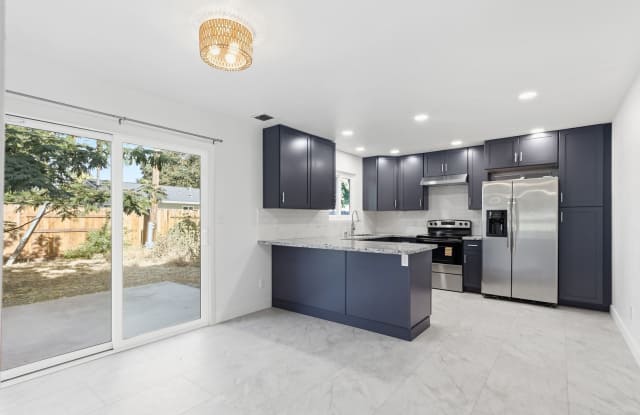 Updated 4 Bed 2 Bath Available for Immediate Move-In! Gallery 3