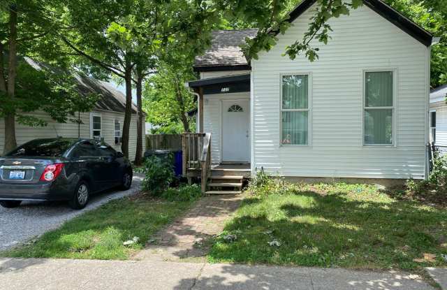Historic 1920 House! Off-Street Parking, Fenced Backyard, Deck, W/D, Hardwood Floors! photos photos
