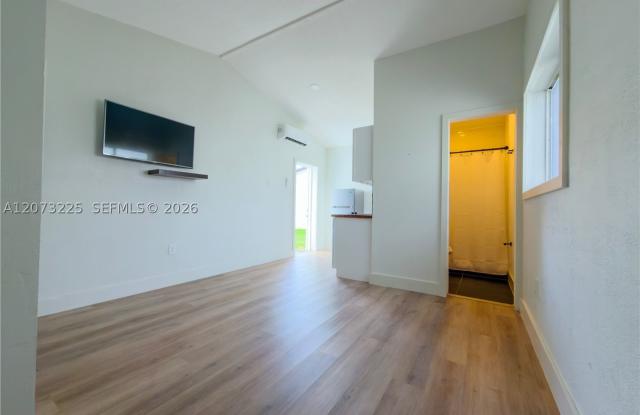 8940 SW 198th Terrace Gallery 4
