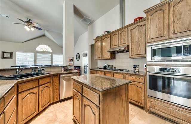 5827 Lone Rock Road Gallery 3