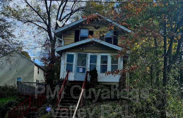 571 Bertha Ave Gallery 1