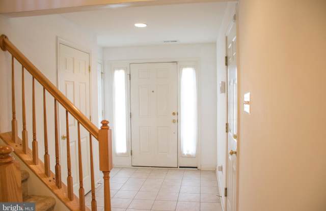 202 WINDSOR COURT Gallery 3