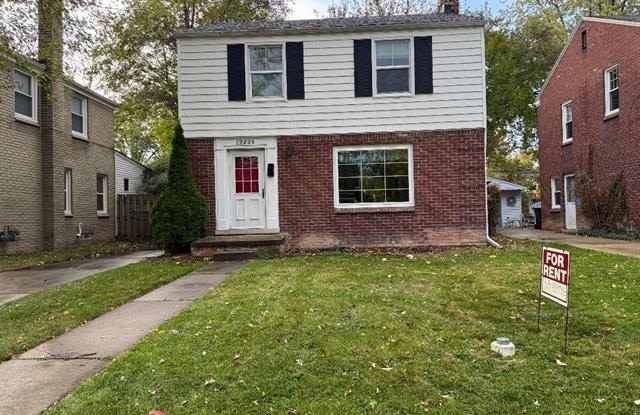 19235 RAYMOND Street photos photos